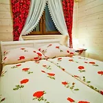 Deluxe Adrian Chalet *