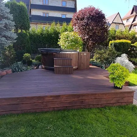 Deluxe Adrian Chalet